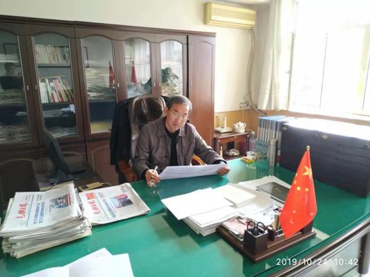 公司機關(guān)黨支部積極開展“不忘初心、牢記使命”主題教育答題活動.png